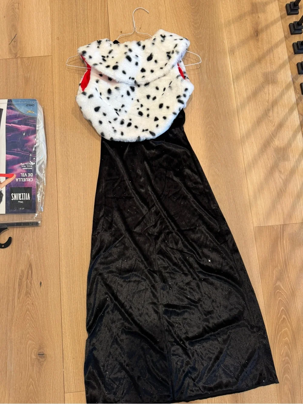 Girls Cruella De Vil Black & White Costume with Wig and Red Gloves